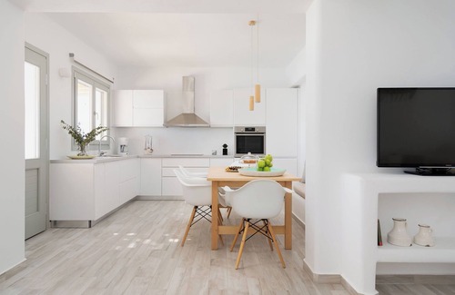 Kastraki Villa | Villa Veroni - Five Bedroom Villa, Sleeps 10