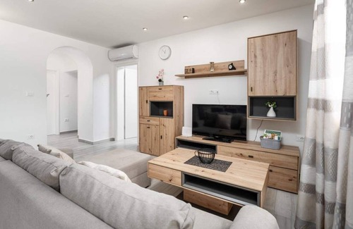 Gondolici House | Villa Veronica (96743-K1) - Labin