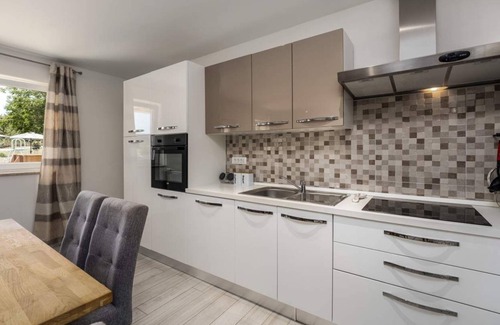 Gondolici House | Villa Veronica (96743-K1) - Labin