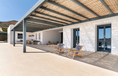 Chrissi Akti Villa | Villa Vesper Paros Golden beach