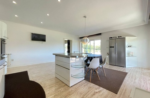 Viana do Castelo House | Villa Vieira, Stylish villa with swimming pool, close to the sea, river and mountains.