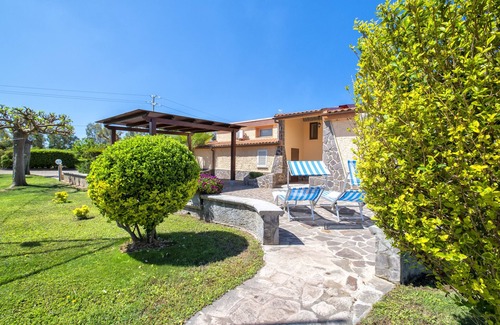 Alghero Villa | Villa "Villamorus 2" with Garden, Terraces & Wi-Fi