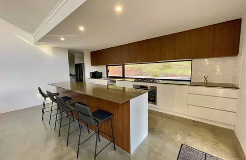 Yallingup Siding House | Villa Vines @ Rivendell Winery Estate