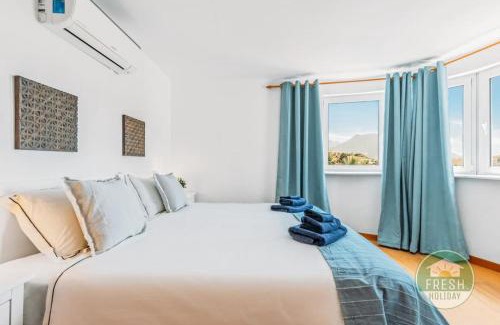 Competa Villa | Villa Vista Alborán - family home with sea views