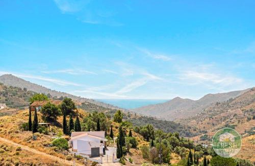 Competa Villa | Villa Vista Alborán - family home with sea views