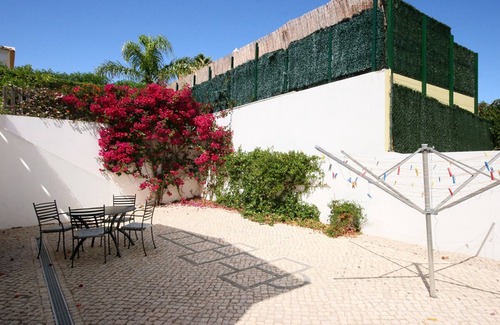Chinicato Villa | Villa Vista do Montanha - A Beautiful 3-Bedroom Retreat near Lagos and the Beach