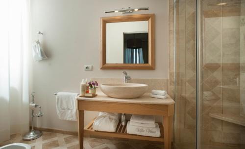 Castiglione Falletto House | Villa Vitae