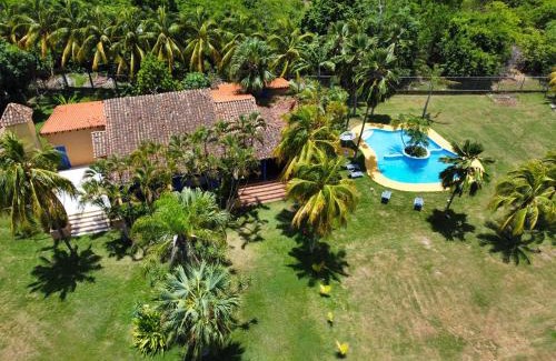 Tucacas Villa | Villa Vitali - Casa vacacional con Piscina y Jardines en Morrocoy para 14 personas
