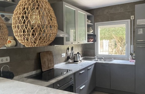 Pals Villa | Villa Vuelta , spacious house with private pool