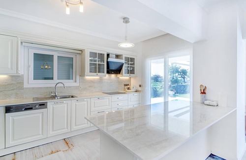Yalikavak Villa | Villa w Pool Garden Patio 1 min to Beach in Bodrum