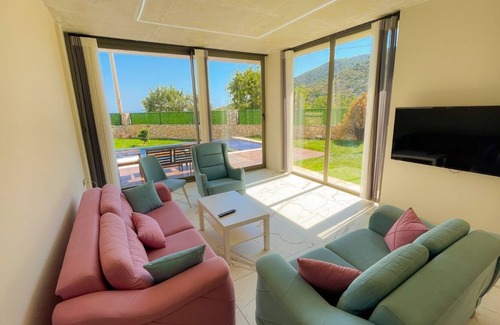 Finike Villa | Villa w Pool, Jacuzzi 5 min to Seashore in Antalya