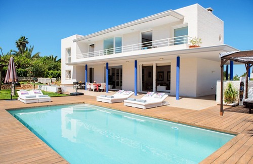 San Antonio Bay Villa | Villa, Walk to the beach & salt water pool