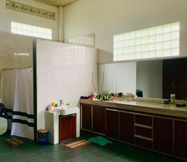 Langowan Bed & Breakfast | Villa Watumea, Tondano Lake View