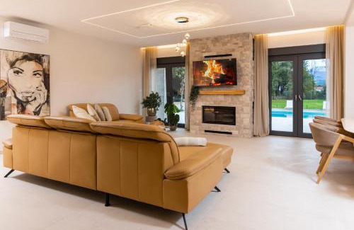 Donji Prolozac Villa | Villa Wellbeing Imotski Croatia heated pool , spa and ultimate privacy