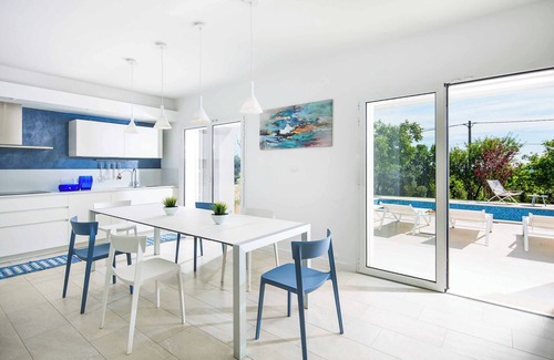 Stanisovi Villa | Villa White Pebble I