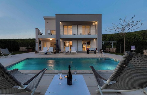 Stanisovi Villa | Villa White Pebble I
