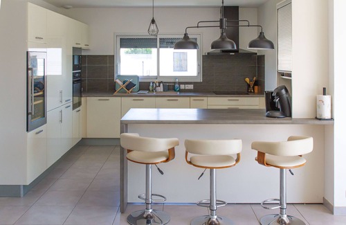 Saint-Sulpice-de-Royan Villa | VILLA with heated pool-3 bedrooms, sleeps 6