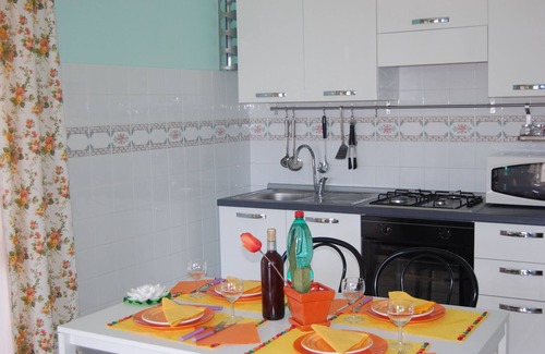 Fondachello House | Villa with swimming pool 80 meters from the sea.