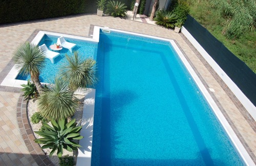 Fondachello House | Villa with swimming pool 80 meters from the sea.