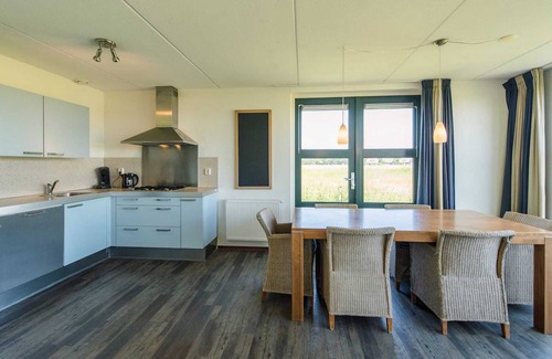 Hollum Villa | Villa with 2 bathrooms near the beach