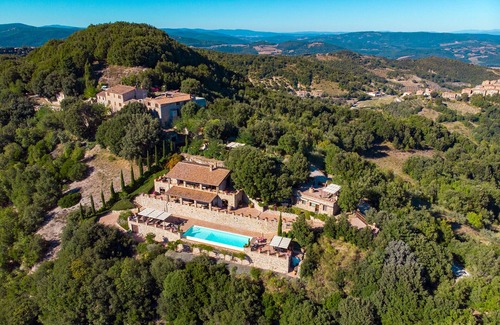 Civitella Paganico Villa | Villa with 20 beds divided into 5 apartments