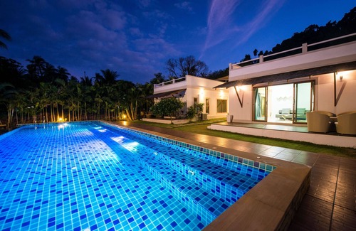 Ko Chang Villa | Villa With A Hot Tub