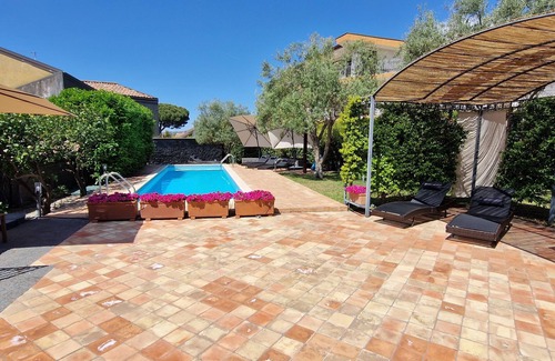 Trecastagni Villa | Villa with antique charm and modern comfort
