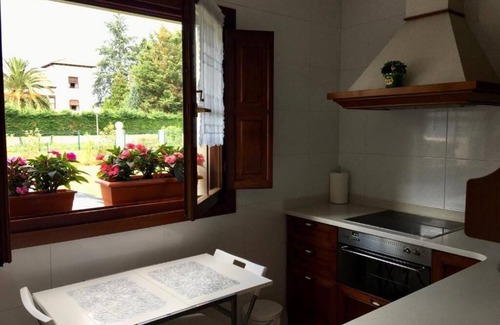 Santa Maria de Cayon Cottage | Villa with large garden next to the park Cabárceno