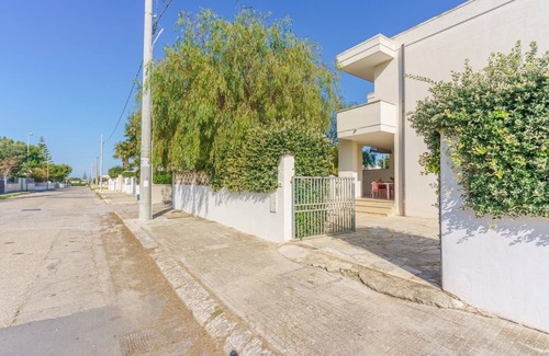 Torre Santa Sabina Villa | Villa with fenced garden - 250 m from beaches - parking space