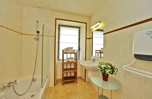 La Chapelle-Aubareil House | Villa with heated swimming pool in Dordogne near Lascaux cave and Sarlat