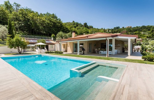 Acquaviva Picena Villa | Villa with heated pool and wellness area, just 10 minutes from the beach of San Benedetto del Tronto