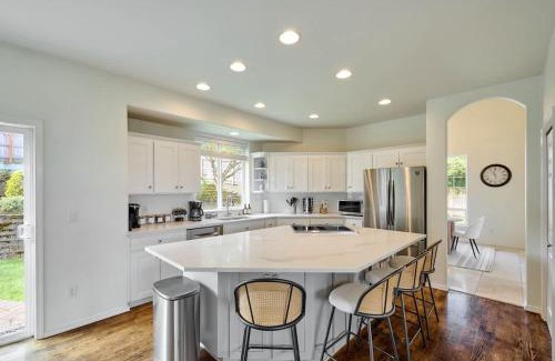 McMinnville House | Villa with Hot Tub, Firepit and Game room