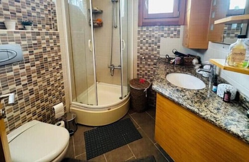 Zekeriyakoy House | Villa with Jacuzzi and Garden in Zekerikakoy