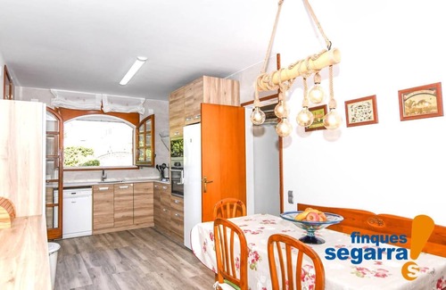 El Roc de Sant Gaieta House | Villa with large garden and pool, next to the beach