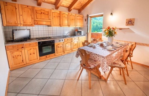 Cogolo Apartment | Villa with large garden in the Stelvio National Park