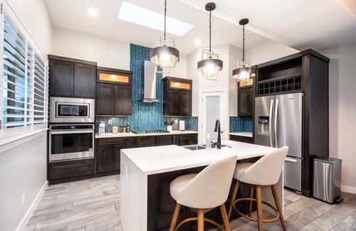 Chamberino Villa | VILLA WITH MASTER SUITE CLOSE TO SHOPPING 4 BR 3BA