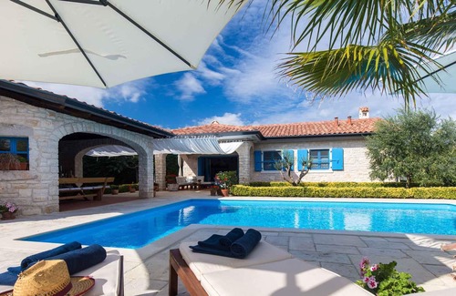 Sabljici House | Villa with outdoor pool and air conditioning