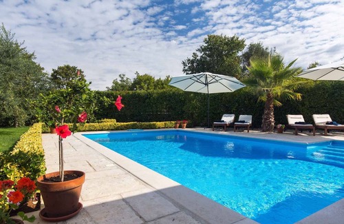 Sabljici House | Villa with outdoor pool and air conditioning