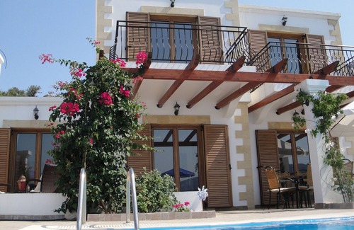 Vlicha Villa | Villa with own pool, beautiful sea views, 2 minutes walk to beach