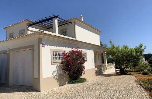 Lagoa e Carvoeiro Villa | Villa With Private Pool And Distant Sea And Mountain Views
