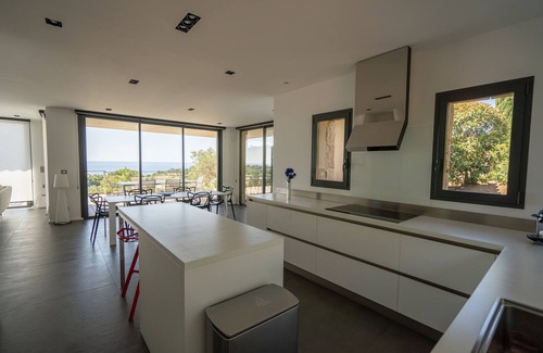Cirendinu Villa | Villa with panoramic sea view and beach within walking distance Private estate in Punta d'Araso