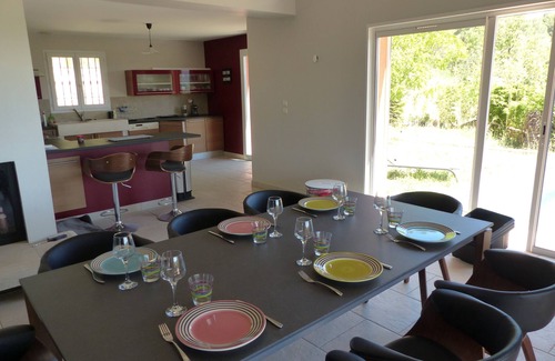 Cadenet Villa | Villa with panoramic view, swimming pool and indoor spa