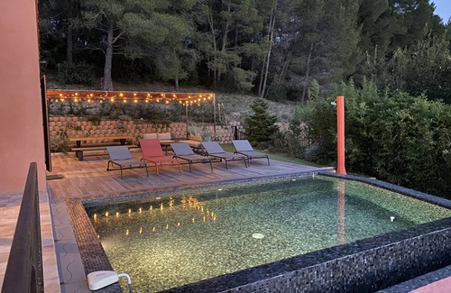 Cadenet Villa | Villa with panoramic view, swimming pool and indoor spa