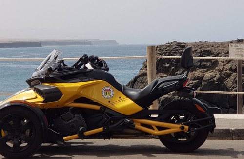 Parque Holandes Villa | Villa with pool overlooking the Atlantic Ocean and Parque Holandes.