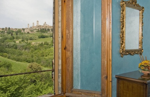 San Gimignano Villa | Villa with pool, 4 rooms en suite, WiFi A/C, walking distance from San Gimignano