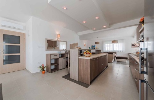 Debeljak Villa | Villa with pool and air conditioning