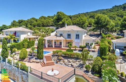 Alhaurin el Grande Villa | Villa with Pool and Boule right on Alhaurin Golf