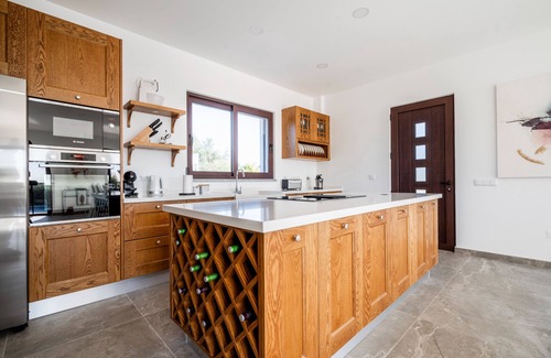 Santo Estevao Villa | Villa with pool and spacious garden