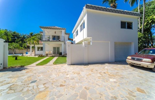 Cabarete Villa | Villa with pool and whirlpool 2 min. from the Atlantic Ocean