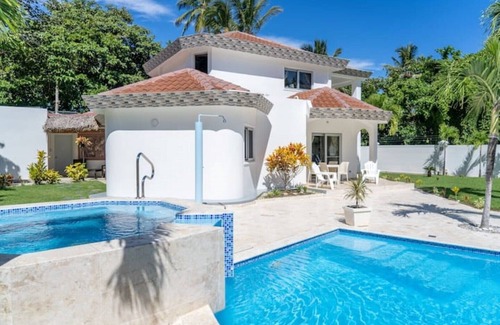 Cabarete Villa | Villa with pool and whirlpool 2 min. from the Atlantic Ocean